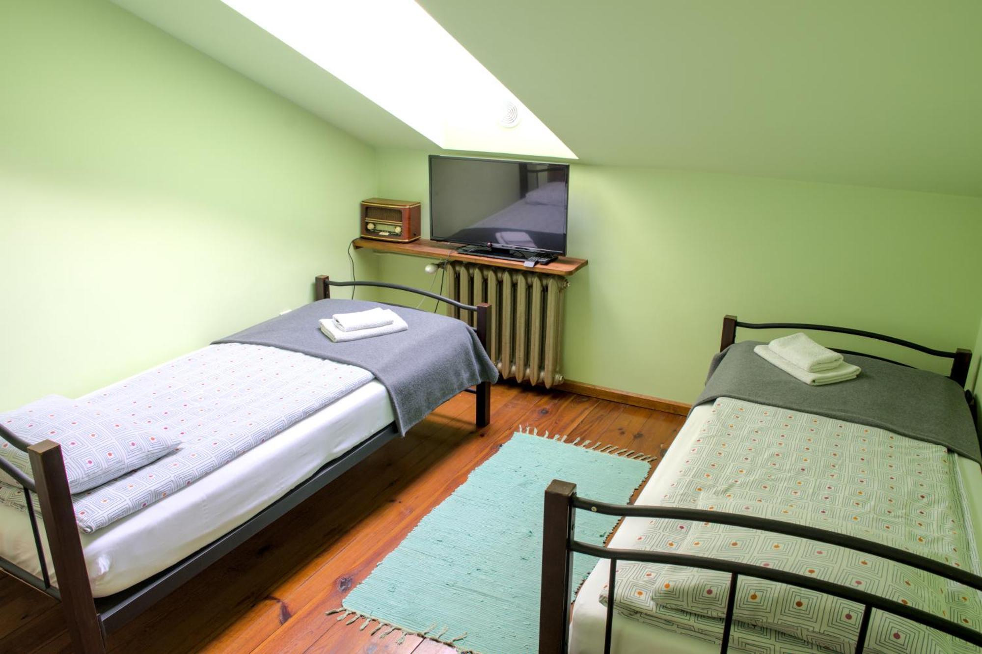 Gosciniec Kocmierzow Bed & Breakfast